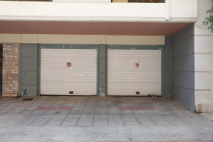Σπαρακτικές σκηνές στον Πειραιά για το τραγικό τέλος του ζευγαριού σε ΙΧ μέσα σε γκαράζ