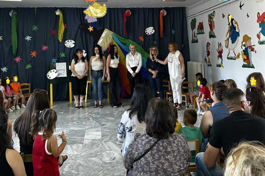 Μια αγκαλιά χρώματα και σκανδαλιές στην καλοκαιρινή γιορτή του Παιδικού Σταθμού Καλλικώμου