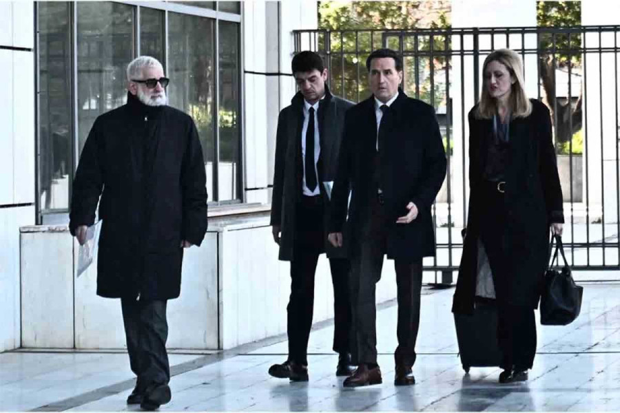 Φιλιππίδης: «Μόνο φόνο δεν μου 'χουν φορτώσει» - Με καταθέσεις μαρτύρων υπεράσπισης συνεχίστηκε η δίκη