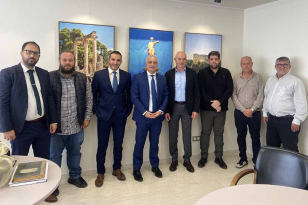 Υποδομές, χρηματοδότηση και ανάπτυξη στην ατζέντα της συνάντησης του Επιμελητηρίου Ηλείας με τον Υφυπουργό Ανάπτυξης