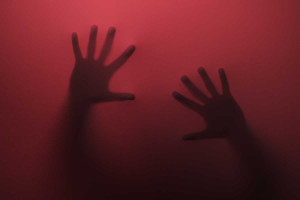 Κεφαλονιά: Τα τελευταία 60 λεπτά στο δωμάτιο ξενοδοχείου κρύβουν το μυστικό του θανάτου της 19χρονης