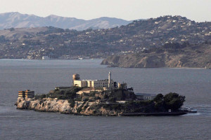 Ο Τραμπ διέταξε να ανοίξει ξανά η φυλακή του Αλκατράζ - «Τραμπούκοι ήρθαν στη χώρα μας»