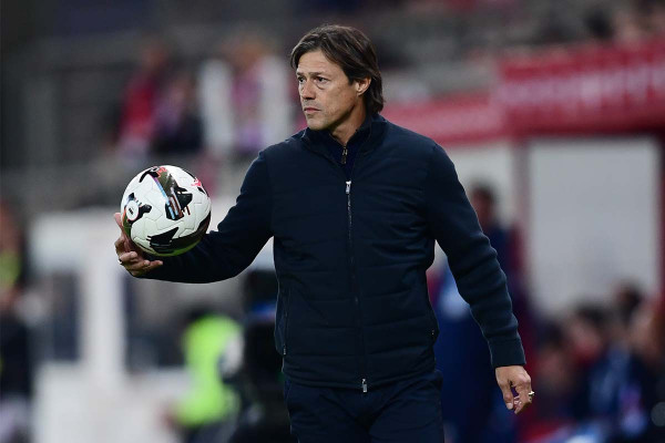 Marca: «Θετική η άποψη των παικτών της Σεβίλλης για τη φιλοσοφία του Αλμέιδα»