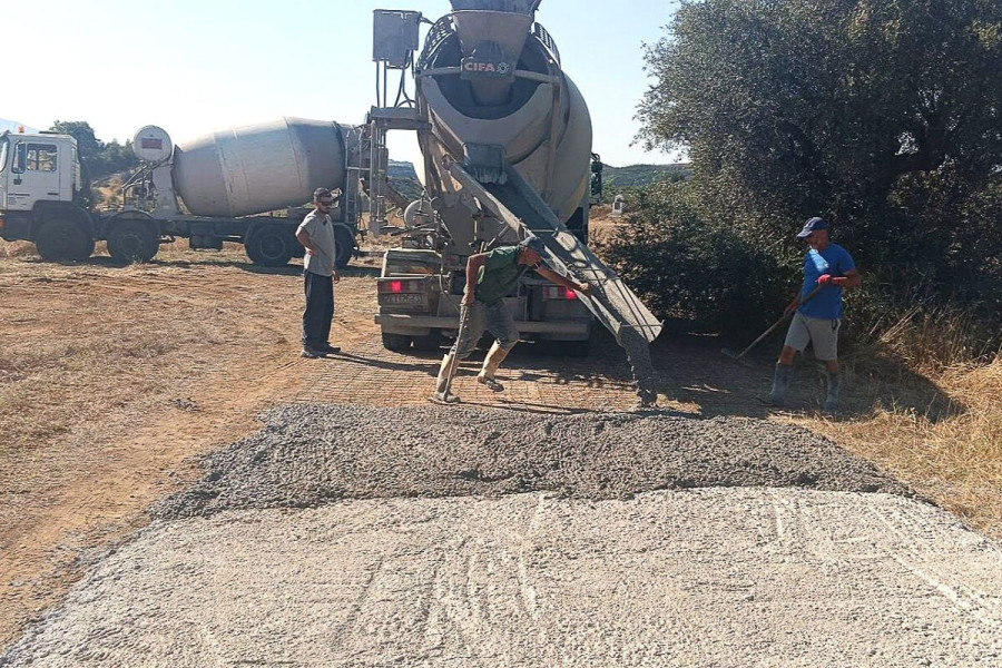 Σε πλήρη εξέλιξη δύο σημαντικά έργα υποδομής στη Δ.Ε. Πηνείας από τον Δήμο Ήλιδας - Αποκαταστάσεις οδοποιίας και νέο δίκτυο ύδρευσης