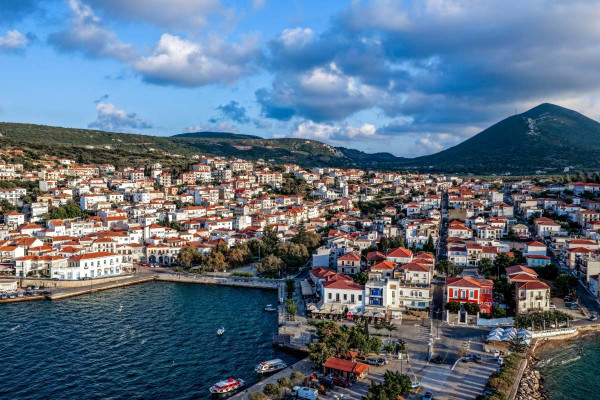 Forbes: Αυτοί είναι οι 20 «hot» προορισμοί για το 2026 - Ανάμεσά τους και ένας στην Ελλάδα