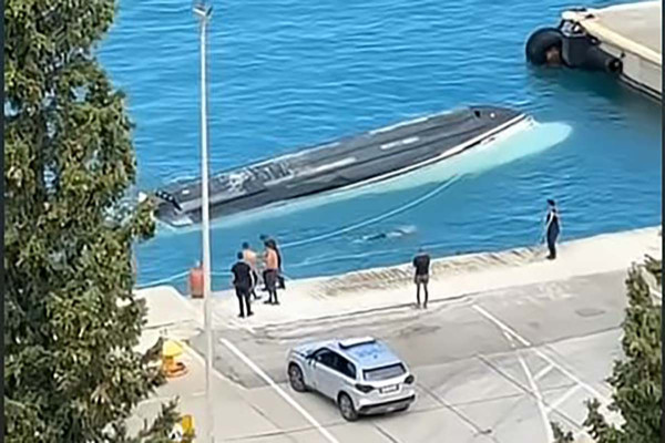 Πόρος: Ταχύπλοο ξεβράστηκε στα Αράγια – Εξετάζεται αν συνδέεται με τον αγνοούμενο 45χρονο