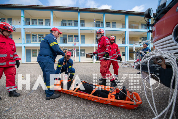 Πύργος: Άσκηση - μάθημα στο 2ο γυμνάσιο - λύκειο, από την Πυροσβεστική Υπηρεσία (photos &amp; video)