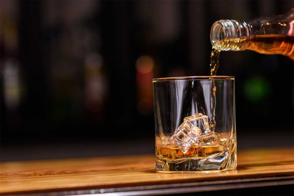 «Dry January»: Τι γίνεται στο σώμα μας όταν απέχουμε ένα μήνα από το αλκοόλ
