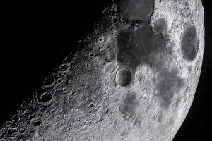 Ένας 15χρονος Έλληνας φωτογράφος διακρίθηκε σε διεθνή βραβεία για μία σπάνια λήψη της Σελήνης