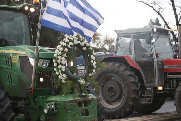 Μπλόκα: Σε σημείο «βρασμού» αγρότες και κτηνοτρόφοι – Ανοιχτός ο δρόμος της κλιμάκωσης
