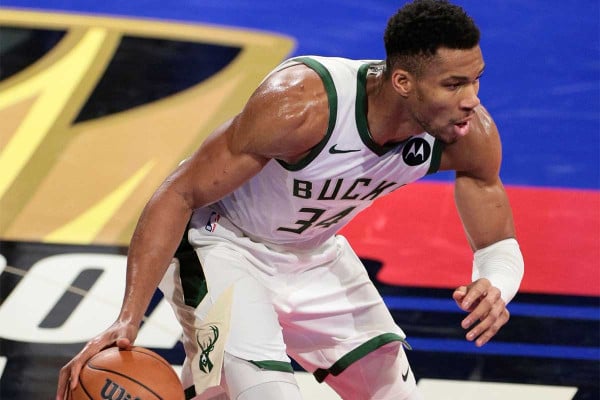 Γιάννης Αντετοκούνμπο: Τα highlights της εντυπωσιακής εμφάνισής του (video)