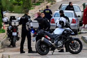 Γλυφάδα: «Έχω 2 αδέρφια θα τα σκοτώσω κι αυτά αν με αφήσετε ελεύθερο» είπε στην ΕΛ.ΑΣ. ο πατροκτόνος
