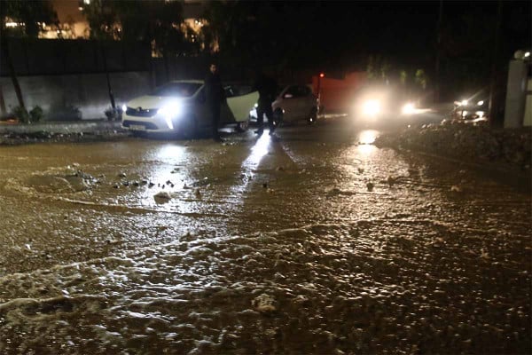 Ο Λέκκας εξηγεί γιατί χτυπήθηκε η Άνω Γλυφάδα από την κακοκαιρία: Το νότιο τμήμα του Υμηττού, η στερεοπαροχή και η κληρονομημένη τρωτότητα