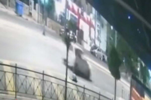 Βίντεο από τη στιγμή του τροχαίου στη λεωφόρο Αλεξάνδρας