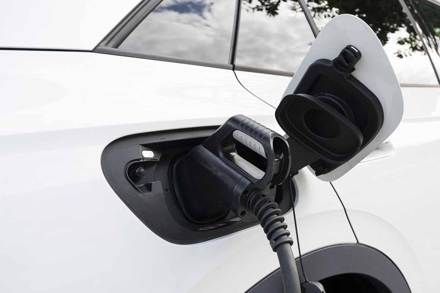 Βάζουν στο στόχαστρο τους οδηγούς των plug-in υβριδικών;