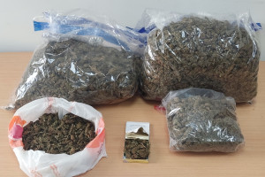 Ηλεία: Δυνατό "σερί" για την ΟΠΚΕ - Συνέλαβαν δύο με έξι κιλά χασίς σε βαλίτσα...