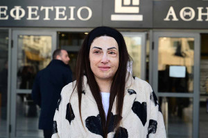 Παλιοσπύρου: Πέντε χρόνια από την επίθεση με βιτριόλι - «Πώς να γυρίσει πίσω ο χρόνος;»