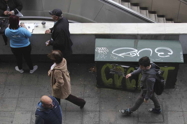Ο φόβος για τα νέα όρια ηλικίας οδηγεί σε μαζική «φυγή» προς τη σύνταξη - Πότε πληρώνονται οι συντάξεις Ιουλίου