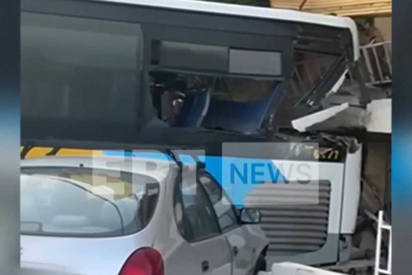 ΟΣΥ: Δεν υπήρχε τεχνικό πρόβλημα στο λεωφορείο που έπεσε σε πολυκατοικία στου Παπάγου - Πειθαρχική διαδικασία για τον οδηγό