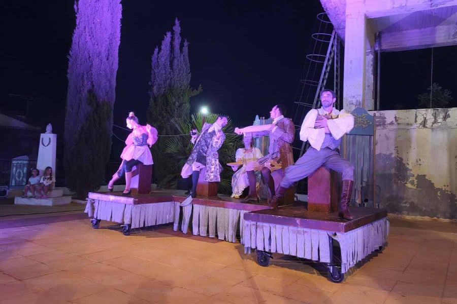 Μαγεία στη Μέλισσα με την θεατρική παράσταση" Η ΛΟΚΑΝΤΙΕΡΑ"