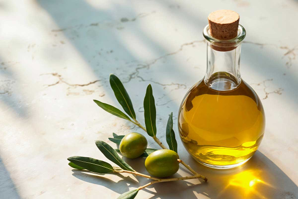 Ελαιόλαδο: Πέφτουν οι τιμές έως και 6,5 ευρώ το λίτρο - Πόσο θα το αγοράζουμε