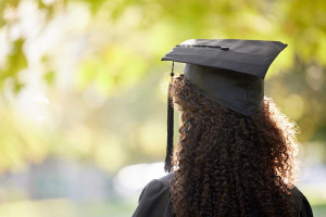 Πτυχίο με… τύψεις: Ποιοι κλάδοι σπουδών απογοητεύουν τους νέους αποφοίτους