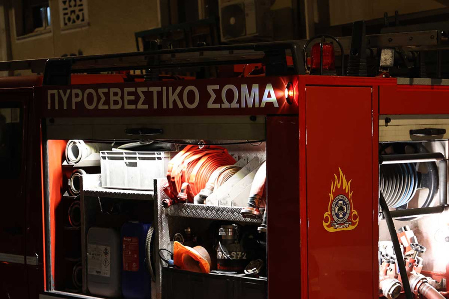 Στις φλόγες διπλοκατοικία στο Νέο Μαρμαρά Χαλκιδικής - Επεκτάθηκε σε άλλα δύο σπίτια