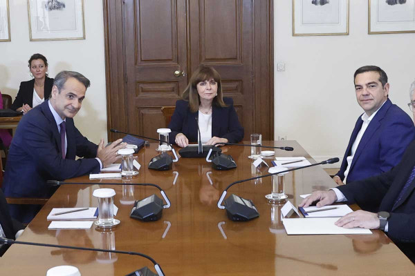 Δημοσκόπηση: Αντίπαλος πόλος της ΝΔ η ΕΛΑΣ του Τσίπρα με μονοψήφια διαφορά για πρώτη φορά από το 2016