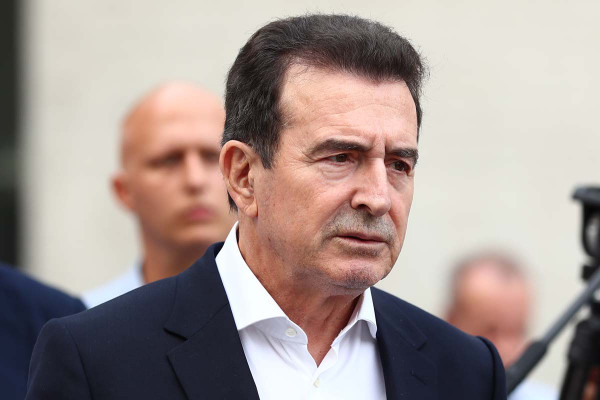 Χρυσοχοΐδης: Ηλεκτρονικό «βραχιολάκι» σε υπόδικους για ενδοοικογενειακή βία με περιοριστικούς όρους