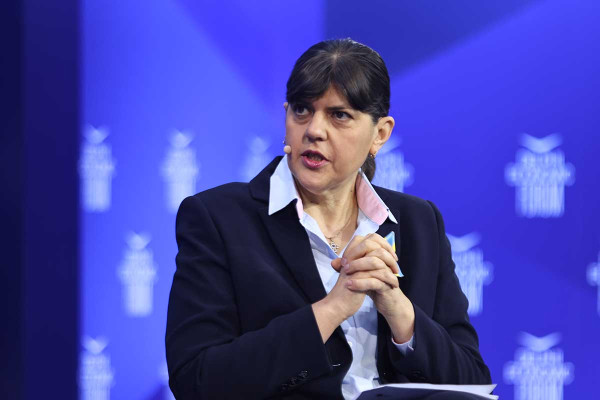 Λάουρα Κοβέσι: Εμπόδια και προκλήσεις έχουμε όλη την ώρα» - «Έλληνες μην παραιτείστε»