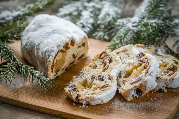 Stollen με Λευκή Σοκολάτα &amp; Αμυγδαλόπαστα: Το απόλυτο γιορτινό γλύκισμα