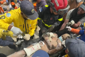 Βενεζουέλα: Θαύμα στα ερείπια - Δύο 11χρονοι ανασύρθηκαν ζωντανοί μετά από τρεις μέρες