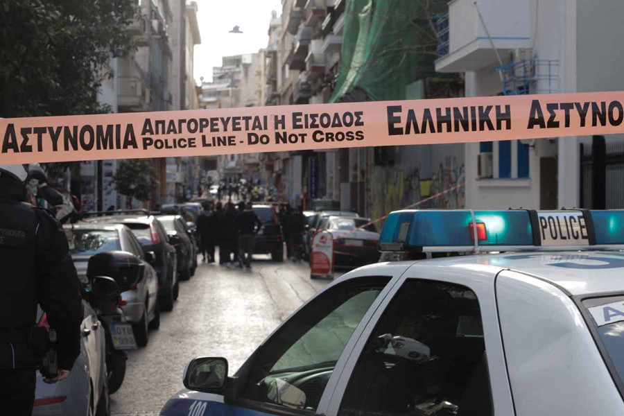 Συναγερμός στον Άγιο Παντελεήμονα: «Γάζωσαν» καφέ και τραυμάτισαν 10χρονο κορίτσι