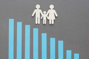 Δημογραφικό: Πόσοι θα είναι οι Έλληνες το 2100 – Η ηλικιακή πυραμίδα του πληθυσμού
