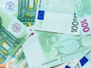 Συναγερμός: Κυκλοφορούν πλαστά χαρτονομίσματα των 100 ευρώ