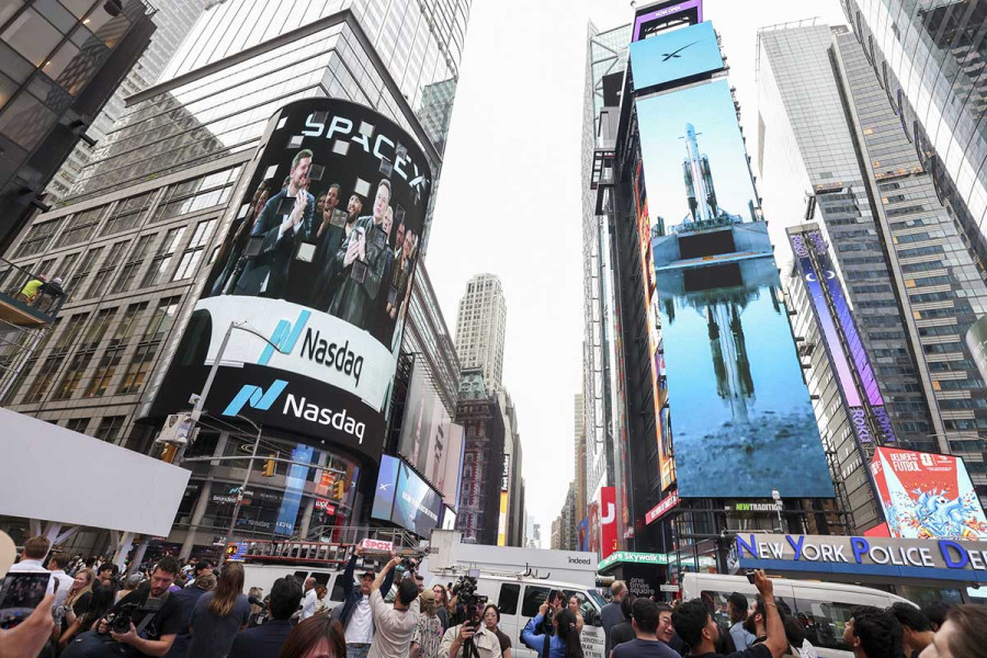 Νέα σελίδα για την SpaceX μετά την IPO - Σχέδια για πάνω από 100.000 δορυφόρους σε τροχιά