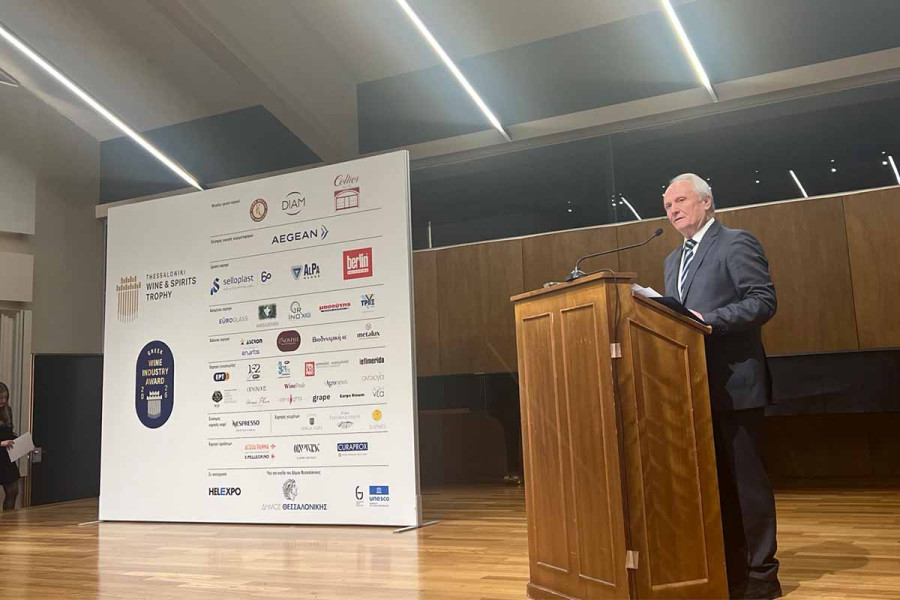 Ο Γιάννης Ανδριανός στην τελετή απονομής του 26ου διαγωνισμού «Thessaloniki Wine & Spirits Trophy»