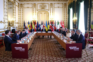 Βρετανία: Σε εξέλιξη η σύνοδος των συμμάχων του Κιέβου, με την Ευρώπη να βρίσκεται μπροστά σε μια «μοναδική στιγμή» για την «ασφάλειά» της