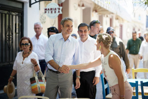 Μητσοτάκης από Σκιάθο: Κλείνουμε τα αυτιά στην τοξικότητα και εργαζόμαστε σκληρά