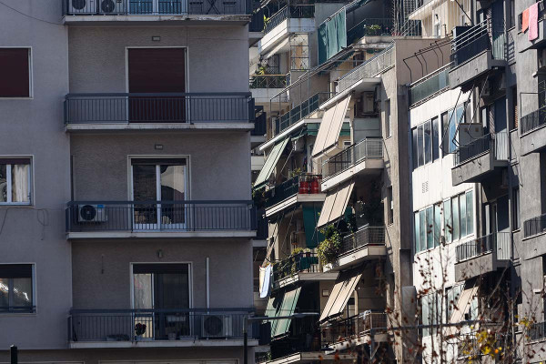 Διπλή παρέμβαση για τον ΦΠΑ στα ακίνητα: Ποιοι και πόσο βγαίνουν κερδισμένοι