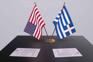 «Πράσινο φως» από τις ΗΠΑ στην παράταση της αμυντικής συνεργασίας με την Ελλάδα