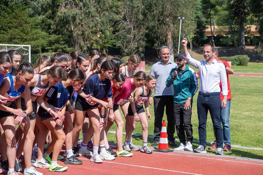 Στους τελικούς αγώνες σχολικού πρωταθλήματος δρόμου σε ανώμαλο έδαφος ο δήμαρχος Αρχαίας Ολυμπίας