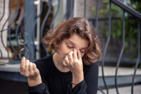 Ο «αόρατος» μικροσκοπικός εχθρός της όρασης – Αυξάνει έως 70% τις πιθανότητες γλαυκώματος και καταρράκτη