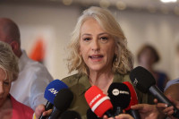 Η Ρένα Δούρου εκλέγεται αύριο επικεφαλής του ΣΥΡΙΖΑ: Η απόσυρση Πολάκη, η συλλογική ηγεσία και ο ρόλος Παππά