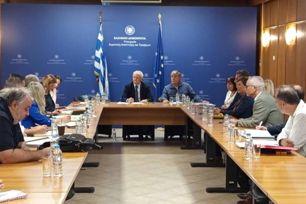Σύσκεψη στο Υπουργείο Αγροτικής Ανάπτυξης και Τροφίμων υπό τον Γιάννη Ανδριανό
