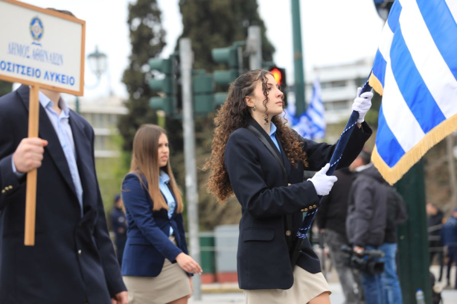 Παρέλαση της 25ης Μαρτίου: Μαθητές της Αθήνας τίμησαν την εθνική επέτειο