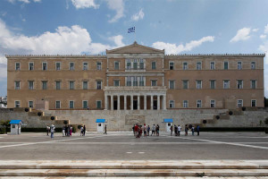 Προειδοποιητικό μήνυμα στο 112 για βόμβα στη Βουλή