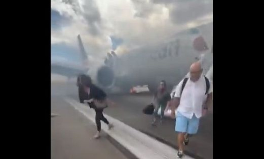 Πανικός σε πτήση της American Airlines: Καπνοί και Boeing σε Boeing 737 Max πριν την απογείωση