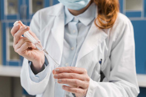 Εμβόλιο για το μελάνωμα - Έλενα Γκόγκα: Oρόσημο στην έρευνα για τη θεραπεία του καρκίνου