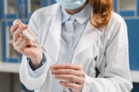 Εμβόλιο για το μελάνωμα - Έλενα Γκόγκα: Oρόσημο στην έρευνα για τη θεραπεία του καρκίνου